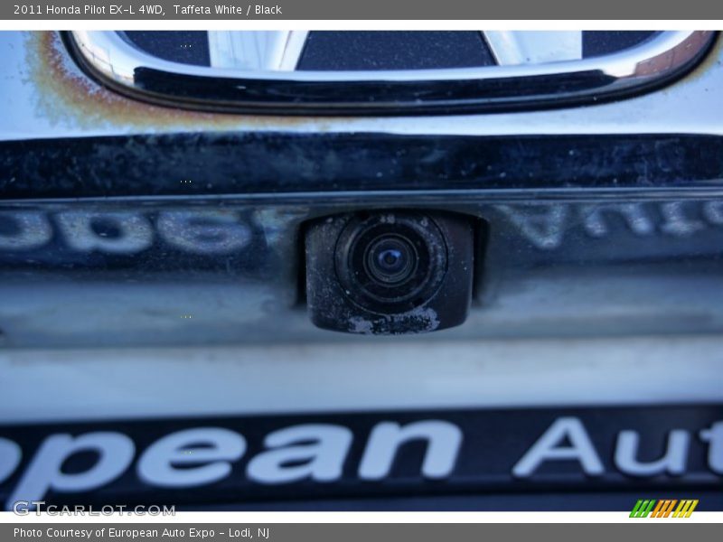 Taffeta White / Black 2011 Honda Pilot EX-L 4WD