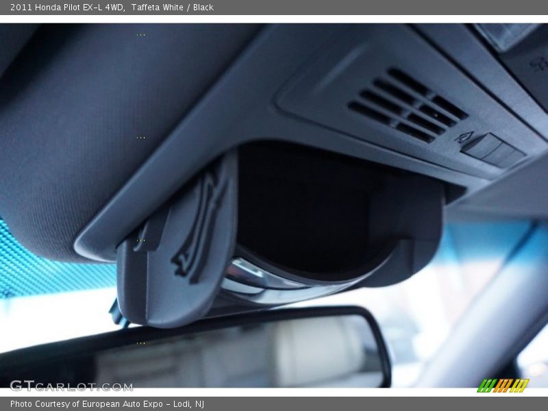 Taffeta White / Black 2011 Honda Pilot EX-L 4WD