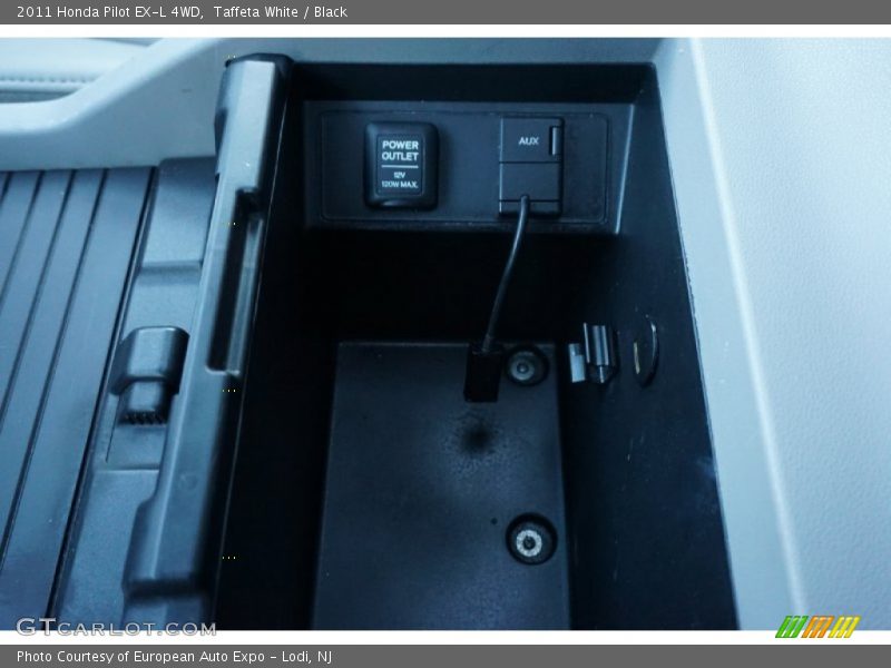 Taffeta White / Black 2011 Honda Pilot EX-L 4WD