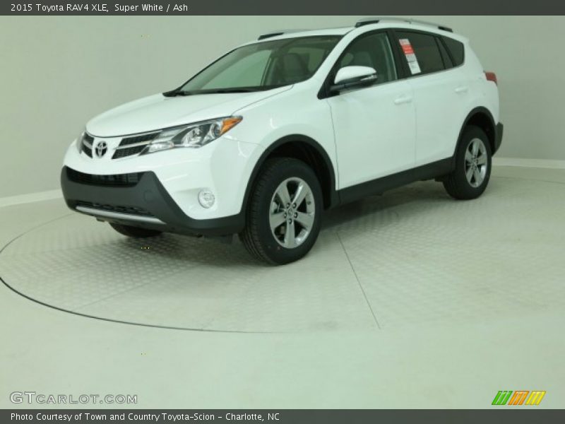 Super White / Ash 2015 Toyota RAV4 XLE