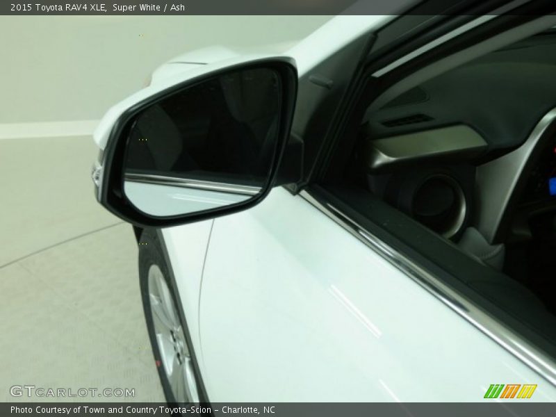 Super White / Ash 2015 Toyota RAV4 XLE