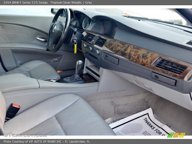  2004 5 Series 525i Sedan Grey Interior