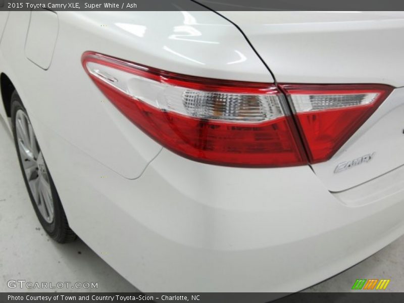 Super White / Ash 2015 Toyota Camry XLE