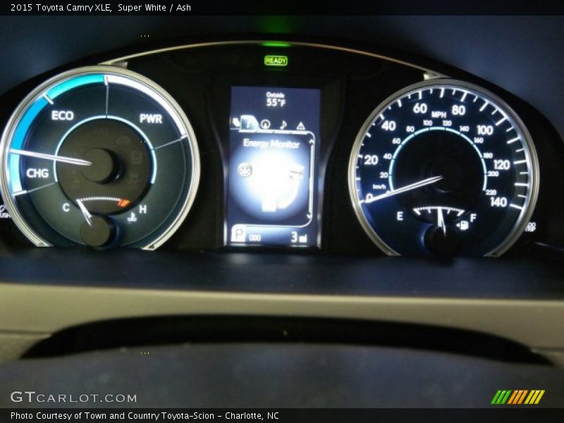 Super White / Ash 2015 Toyota Camry XLE