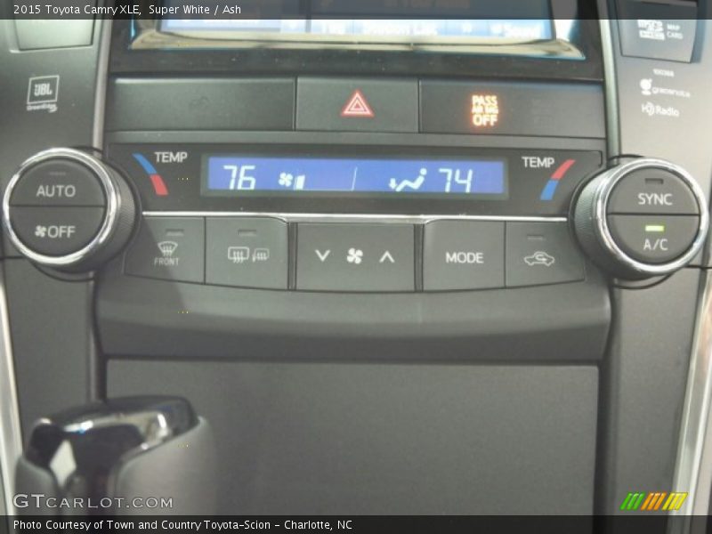 Super White / Ash 2015 Toyota Camry XLE