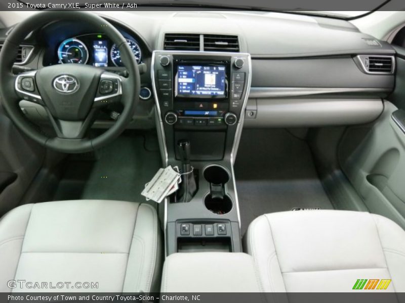Super White / Ash 2015 Toyota Camry XLE