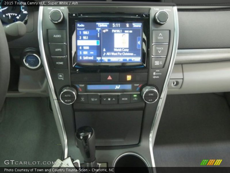 Super White / Ash 2015 Toyota Camry XLE