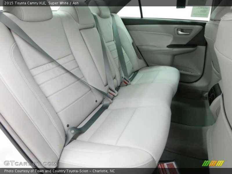Super White / Ash 2015 Toyota Camry XLE