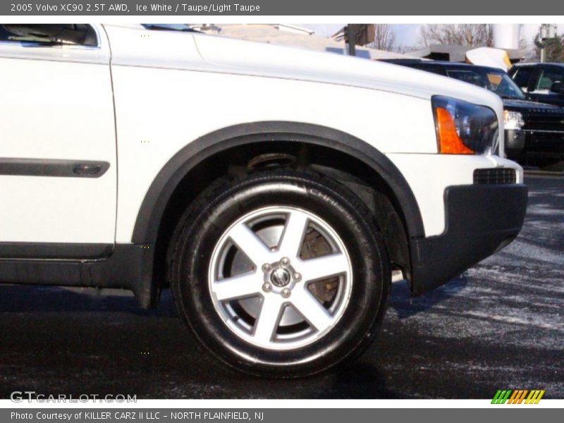 Ice White / Taupe/Light Taupe 2005 Volvo XC90 2.5T AWD