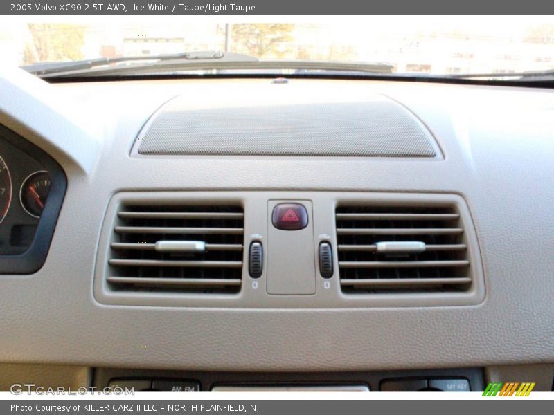 Ice White / Taupe/Light Taupe 2005 Volvo XC90 2.5T AWD