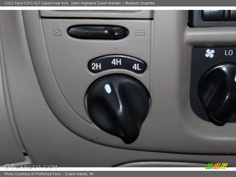 Dark Highland Green Metallic / Medium Graphite 2001 Ford F150 XLT SuperCrew 4x4