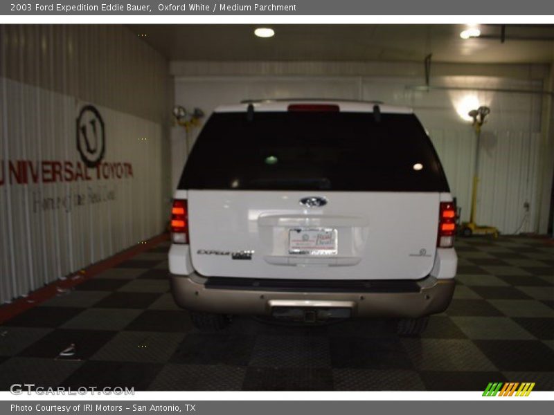Oxford White / Medium Parchment 2003 Ford Expedition Eddie Bauer