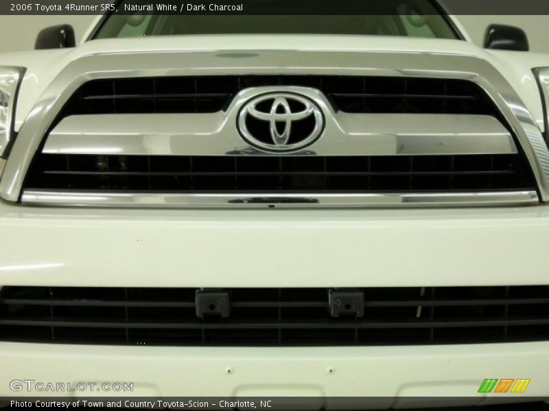 Natural White / Dark Charcoal 2006 Toyota 4Runner SR5