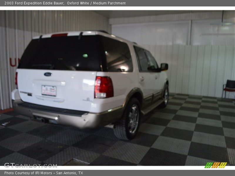 Oxford White / Medium Parchment 2003 Ford Expedition Eddie Bauer