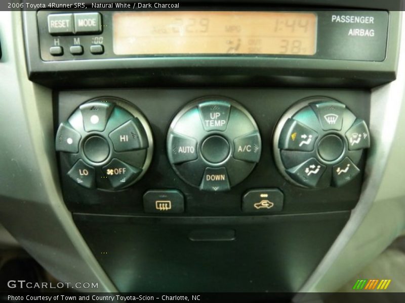 Natural White / Dark Charcoal 2006 Toyota 4Runner SR5