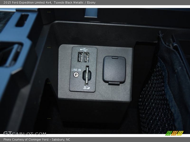 Tuxedo Black Metallic / Ebony 2015 Ford Expedition Limited 4x4