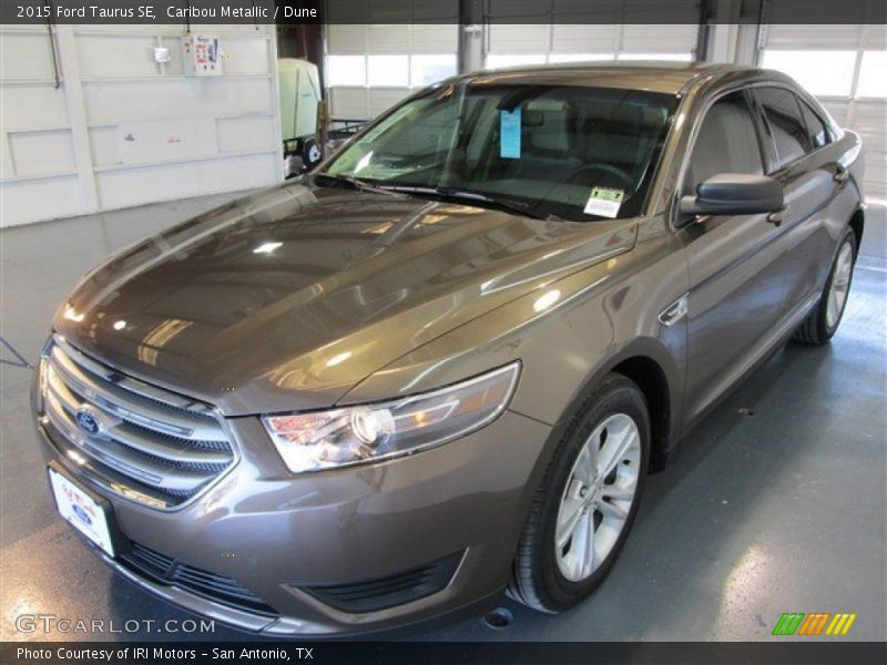 Caribou Metallic / Dune 2015 Ford Taurus SE