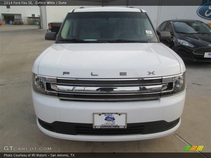 Oxford White / Dune 2014 Ford Flex SE