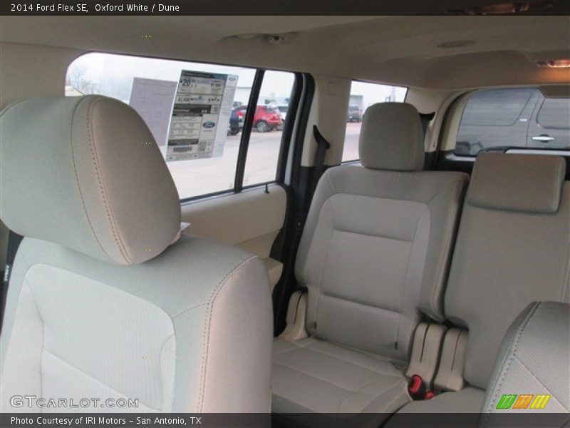 Oxford White / Dune 2014 Ford Flex SE