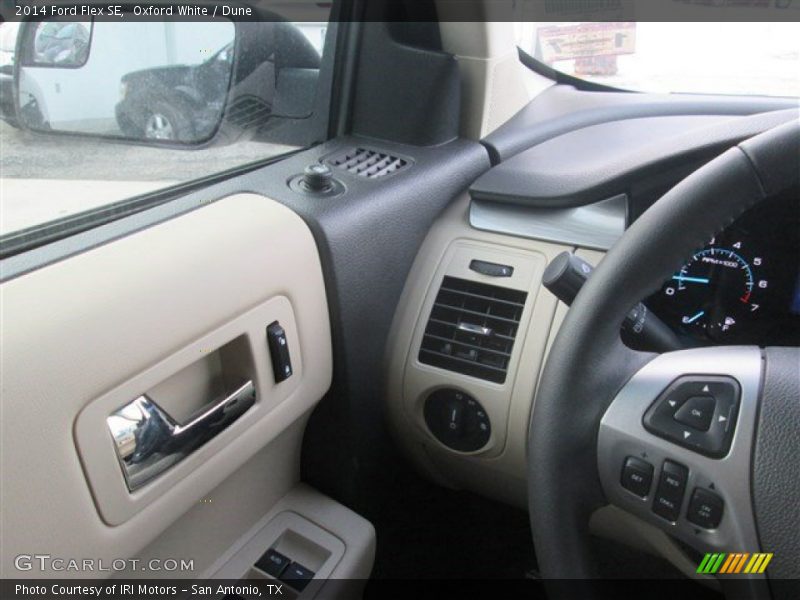 Oxford White / Dune 2014 Ford Flex SE
