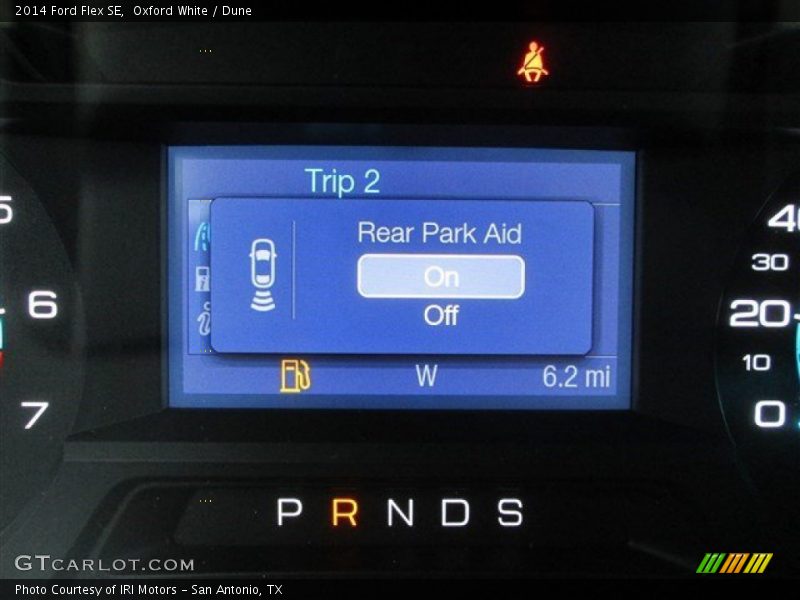 Oxford White / Dune 2014 Ford Flex SE