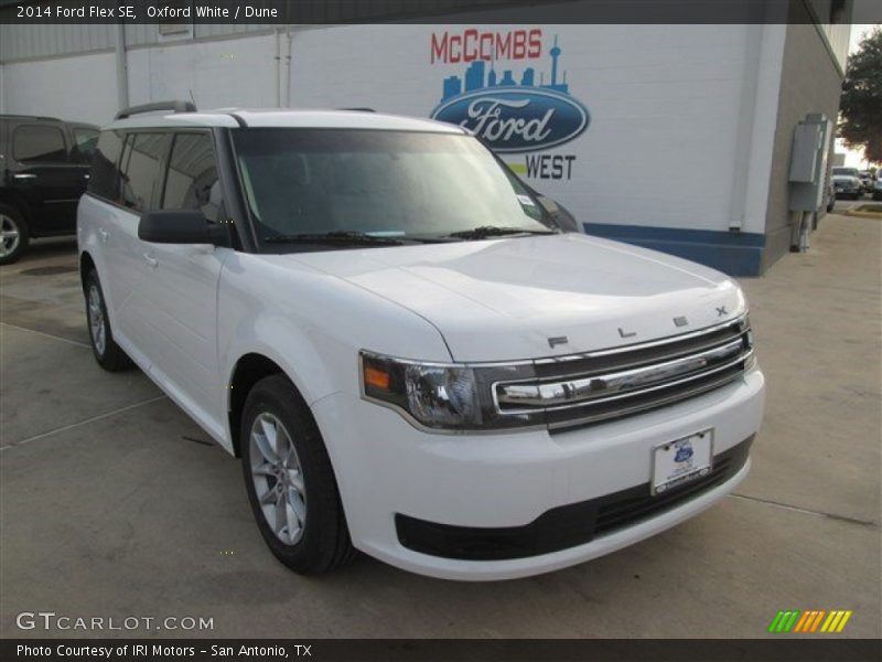 Oxford White / Dune 2014 Ford Flex SE