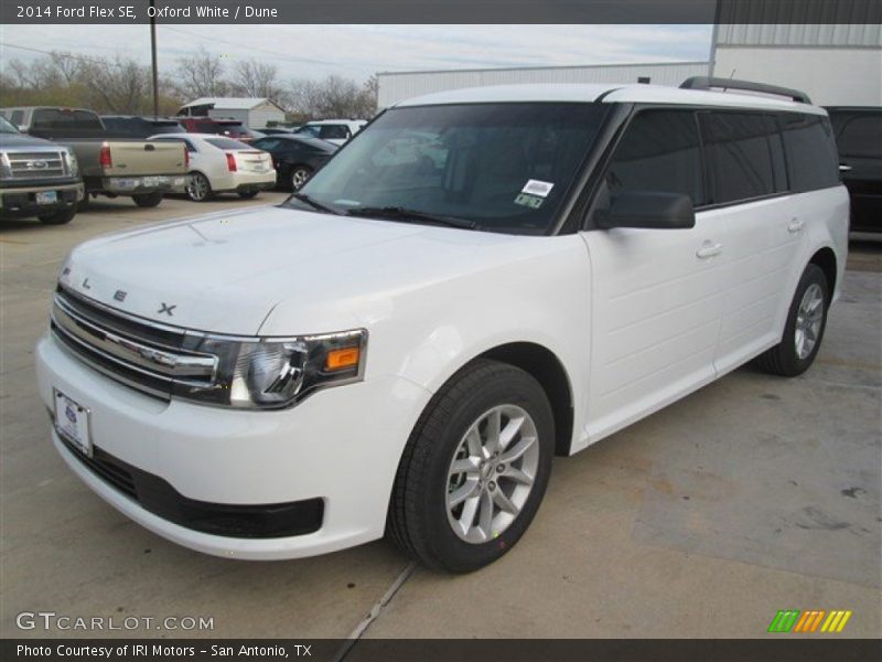Oxford White / Dune 2014 Ford Flex SE