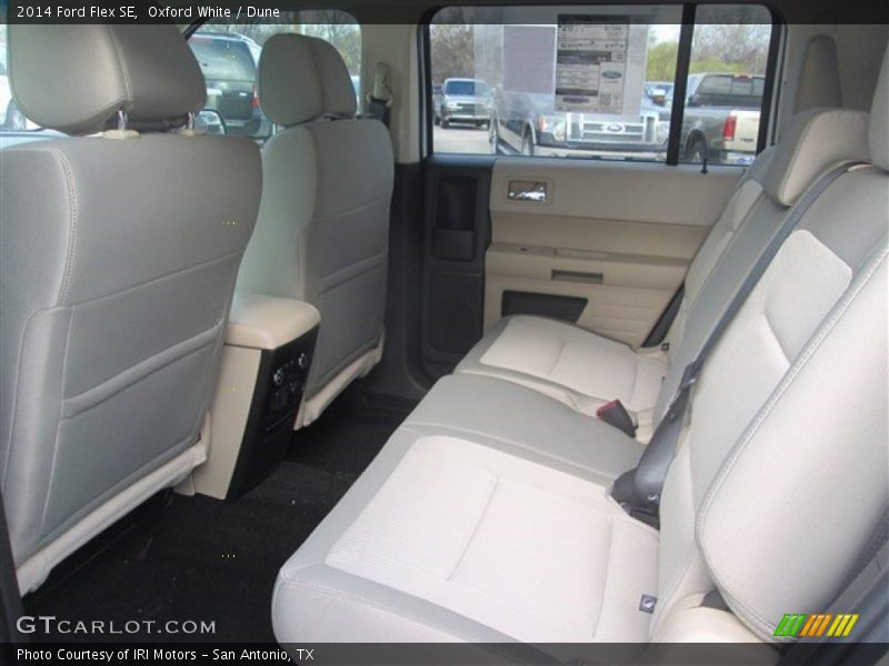 Oxford White / Dune 2014 Ford Flex SE