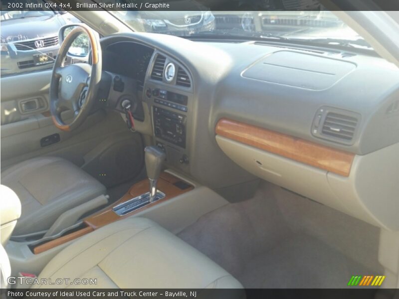 Brilliant Silver Metallic / Graphite 2002 Infiniti QX4 4x4