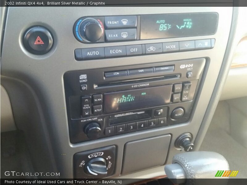 Brilliant Silver Metallic / Graphite 2002 Infiniti QX4 4x4
