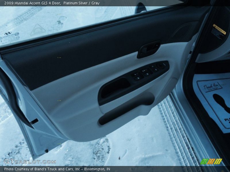Platinum Silver / Gray 2009 Hyundai Accent GLS 4 Door