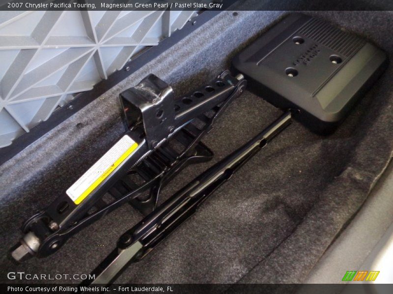 Tool Kit of 2007 Pacifica Touring