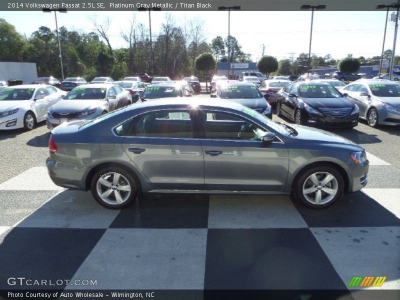 Platinum Gray Metallic / Titan Black 2014 Volkswagen Passat 2.5L SE