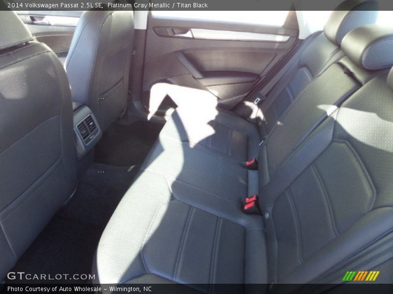 Platinum Gray Metallic / Titan Black 2014 Volkswagen Passat 2.5L SE