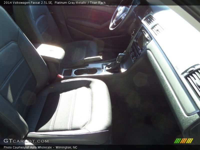 Platinum Gray Metallic / Titan Black 2014 Volkswagen Passat 2.5L SE
