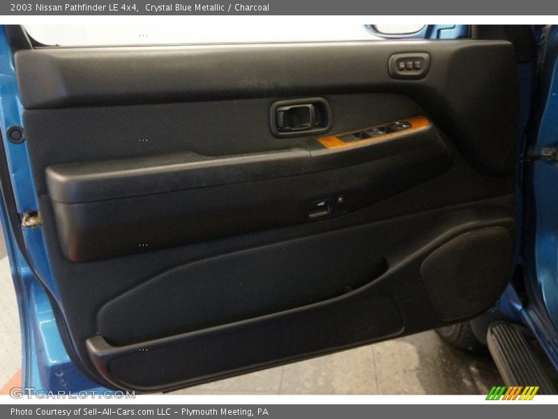 Crystal Blue Metallic / Charcoal 2003 Nissan Pathfinder LE 4x4
