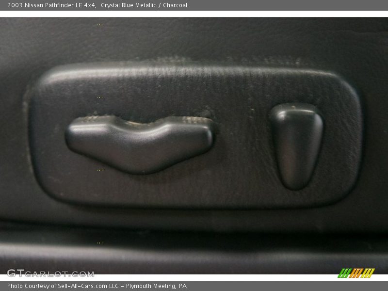 Crystal Blue Metallic / Charcoal 2003 Nissan Pathfinder LE 4x4
