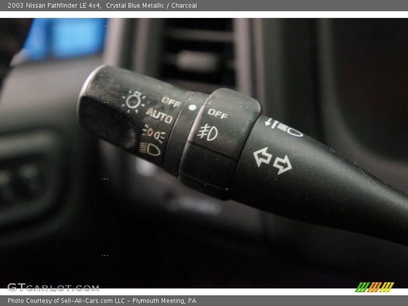 Crystal Blue Metallic / Charcoal 2003 Nissan Pathfinder LE 4x4
