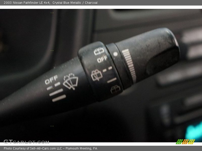 Crystal Blue Metallic / Charcoal 2003 Nissan Pathfinder LE 4x4
