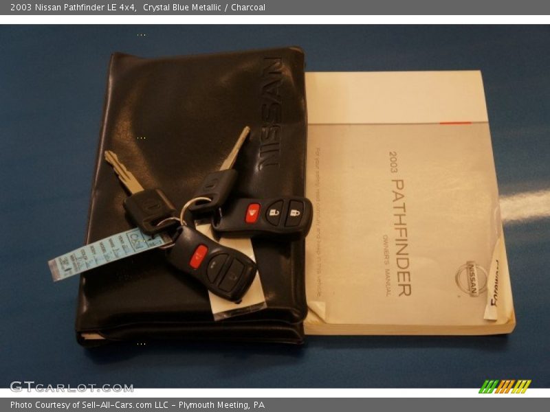 Crystal Blue Metallic / Charcoal 2003 Nissan Pathfinder LE 4x4