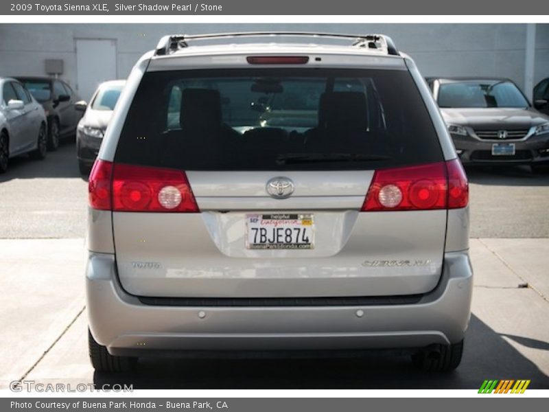 Silver Shadow Pearl / Stone 2009 Toyota Sienna XLE