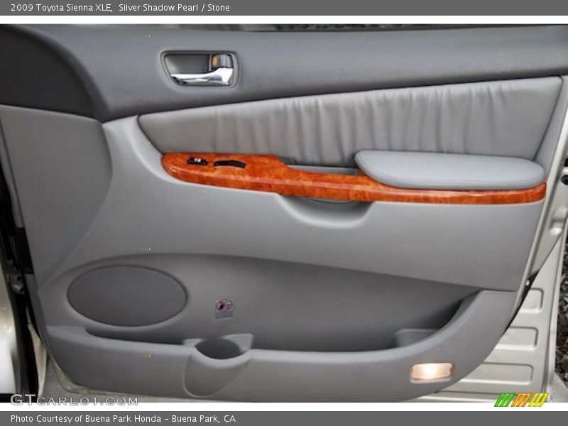 Silver Shadow Pearl / Stone 2009 Toyota Sienna XLE