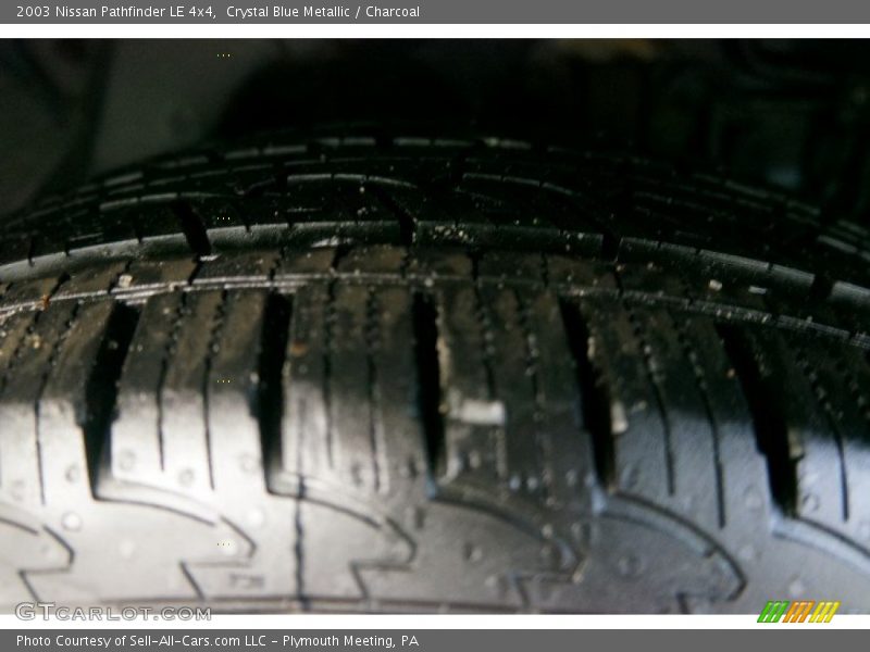 Crystal Blue Metallic / Charcoal 2003 Nissan Pathfinder LE 4x4