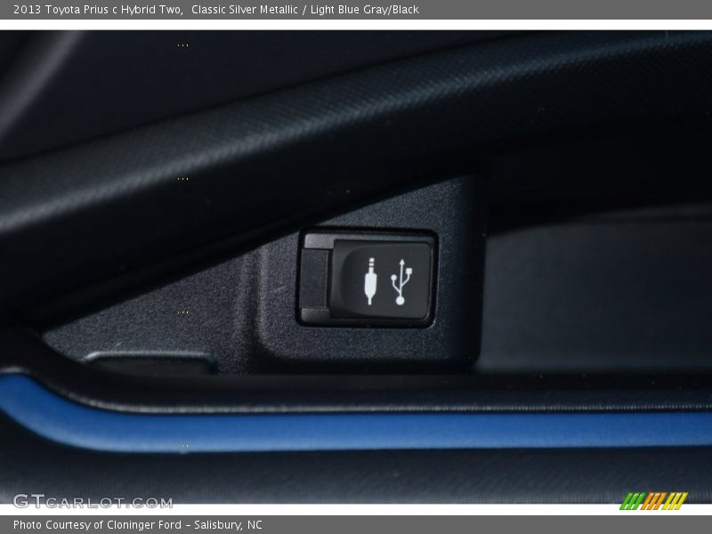 Classic Silver Metallic / Light Blue Gray/Black 2013 Toyota Prius c Hybrid Two