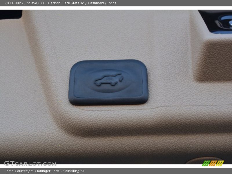 Carbon Black Metallic / Cashmere/Cocoa 2011 Buick Enclave CXL