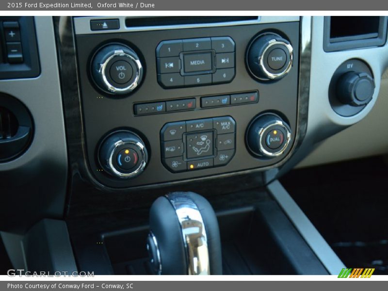 Oxford White / Dune 2015 Ford Expedition Limited