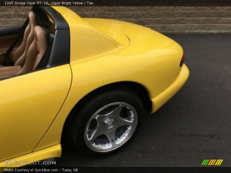 Viper Bright Yellow / Tan 1995 Dodge Viper RT-10