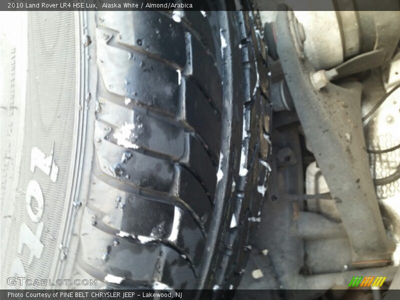 Alaska White / Almond/Arabica 2010 Land Rover LR4 HSE Lux