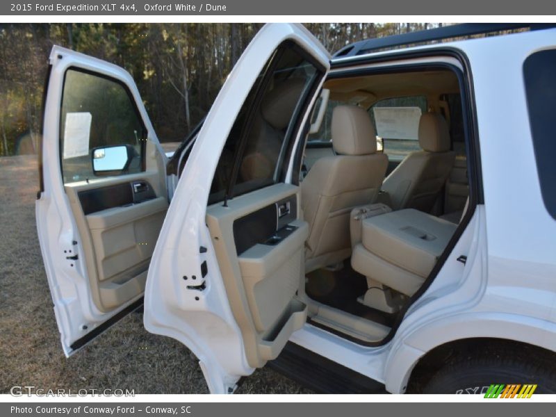 Oxford White / Dune 2015 Ford Expedition XLT 4x4