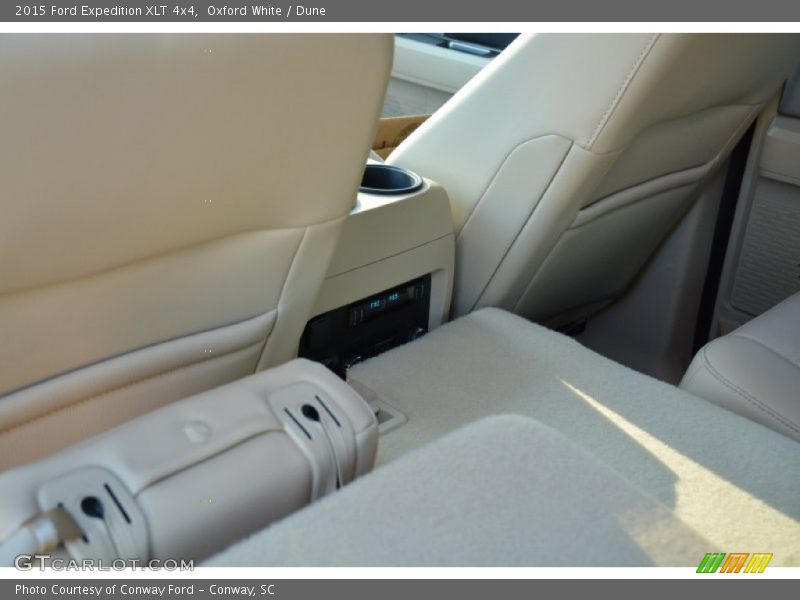 Oxford White / Dune 2015 Ford Expedition XLT 4x4